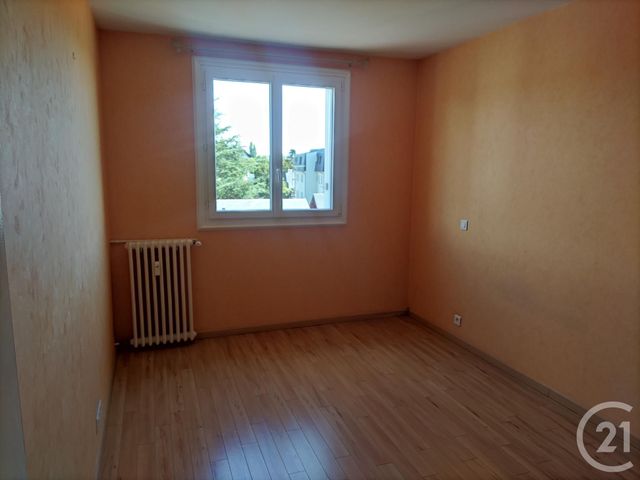 Appartement F3 à louer - 3 pièces - 77.76 m2 - COUTANCES - 50 - BASSE-NORMANDIE - Century 21 Ed'Immo Appartement F3 à louer - 3 pièces - 77.76 m2 - COUTANCES - 50 - BASSE-NORMANDIE - Century 21 Ed'Immo