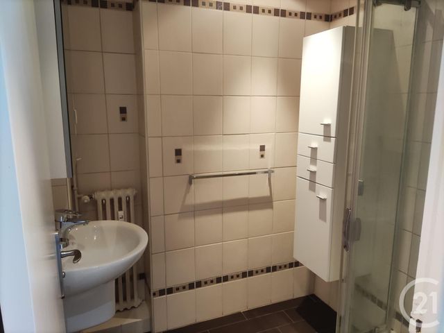 Appartement F3 à louer - 3 pièces - 77.76 m2 - COUTANCES - 50 - BASSE-NORMANDIE - Century 21 Ed'Immo Appartement F3 à louer - 3 pièces - 77.76 m2 - COUTANCES - 50 - BASSE-NORMANDIE - Century 21 Ed'Immo