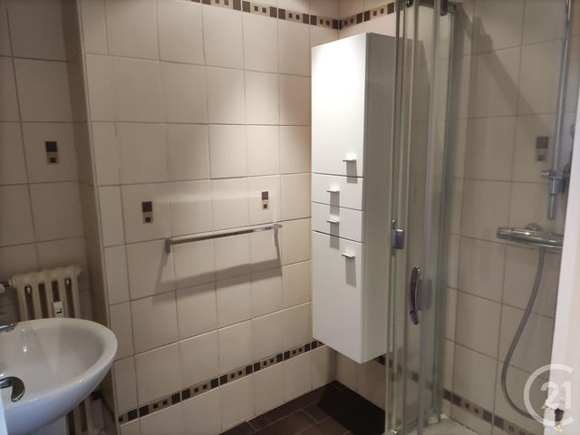 Appartement F3 à louer - 3 pièces - 77.76 m2 - COUTANCES - 50 - BASSE-NORMANDIE - Century 21 Ed'Immo Appartement F3 à louer - 3 pièces - 77.76 m2 - COUTANCES - 50 - BASSE-NORMANDIE - Century 21 Ed'Immo